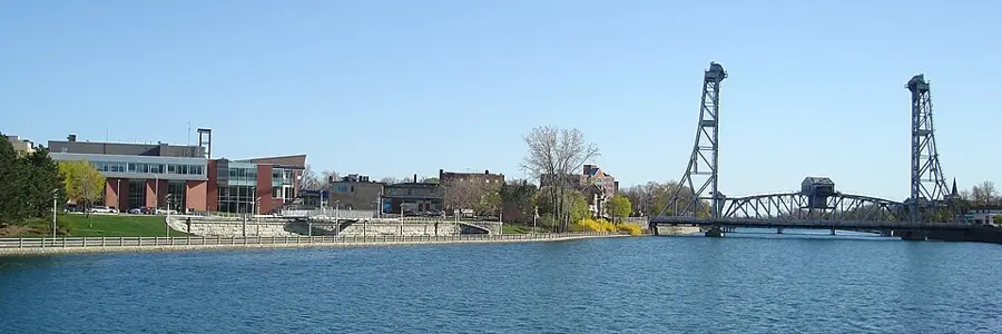 Welland Recreational Waterway with Civic Square and Bridge 13
